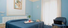 Отель Hotel Augustus  Римини
